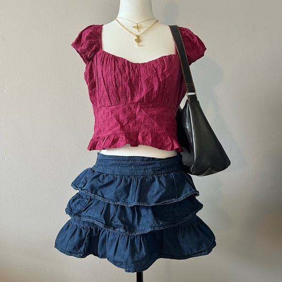 Hollister Tops - gorgeous babydoll floral embroidery burgundy top🌟